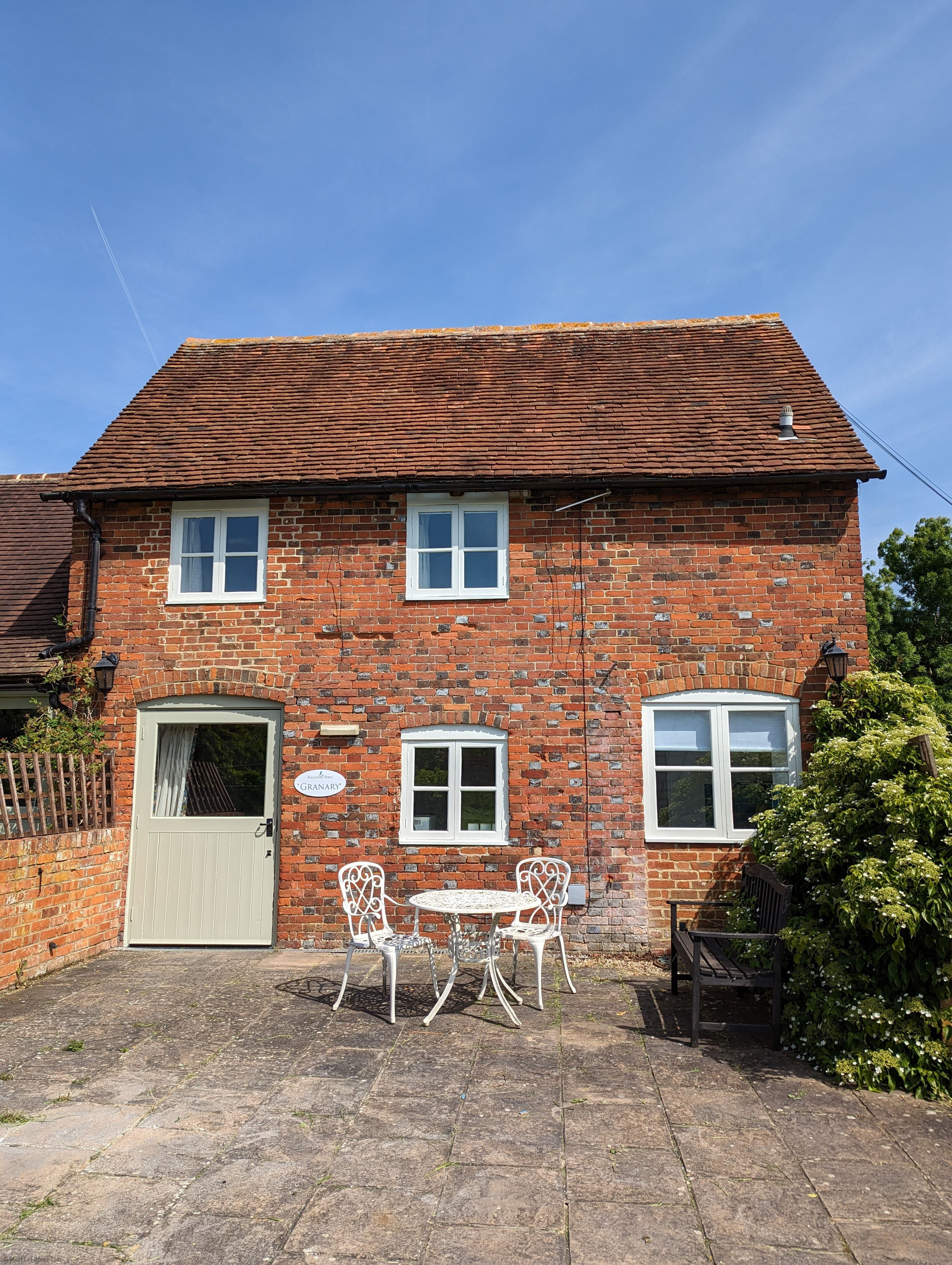 Granary Cottage - Lead Photo
